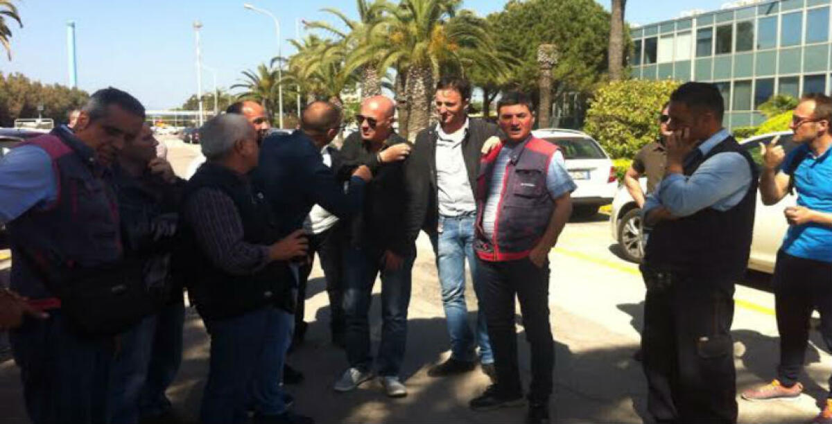 I licenziamenti in Sudelettra, vertice azienda-sindacati: spunta l'ipotesi della cassa integrazione straordinaria - I lavoratori Sudelettra sono in stato di agitazione