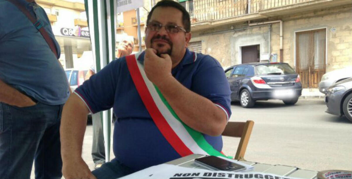 La protesta di Messinese in ospedale, bordate anche al dem Gucciardi: Cirignotta, "è solo una boutade estiva" - Messinese durante il sit in di protesta 