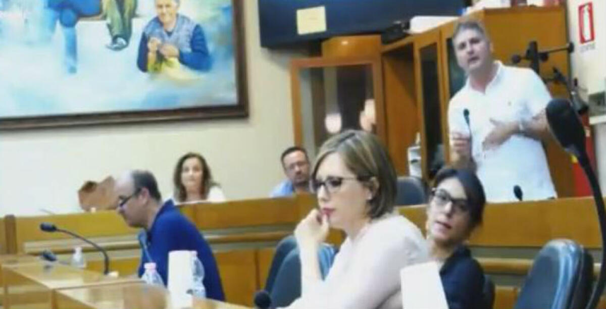 Gli immobili del Comune assegnati agli "amici"? Scontro Messinese-Ventura: l'ex assessore, "se ha le prove vada a denunciare!" - 