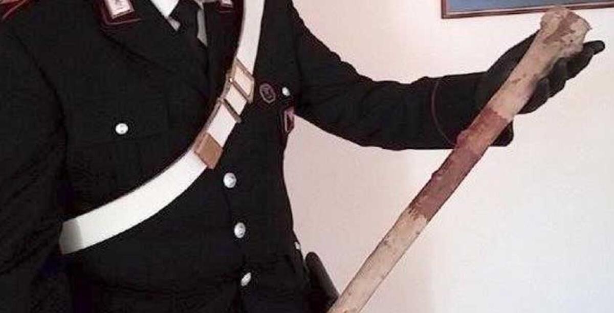 Circolava con un grosso bastone, denunciato dai Carabinieri un uomo di 45 anni - 