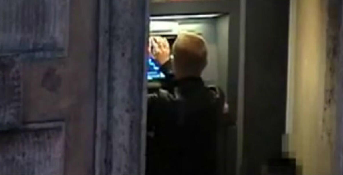 Il conto "ripulito" in pochi giorni, padre e figlio citano Poste Italiane: qualcuno prelevava a loro insaputa - 