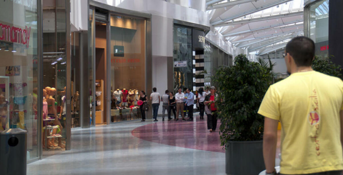 Scoperto a rubare in un centro commerciale di Misterbianco, i carabinieri etnei hanno fermato un gelese - 