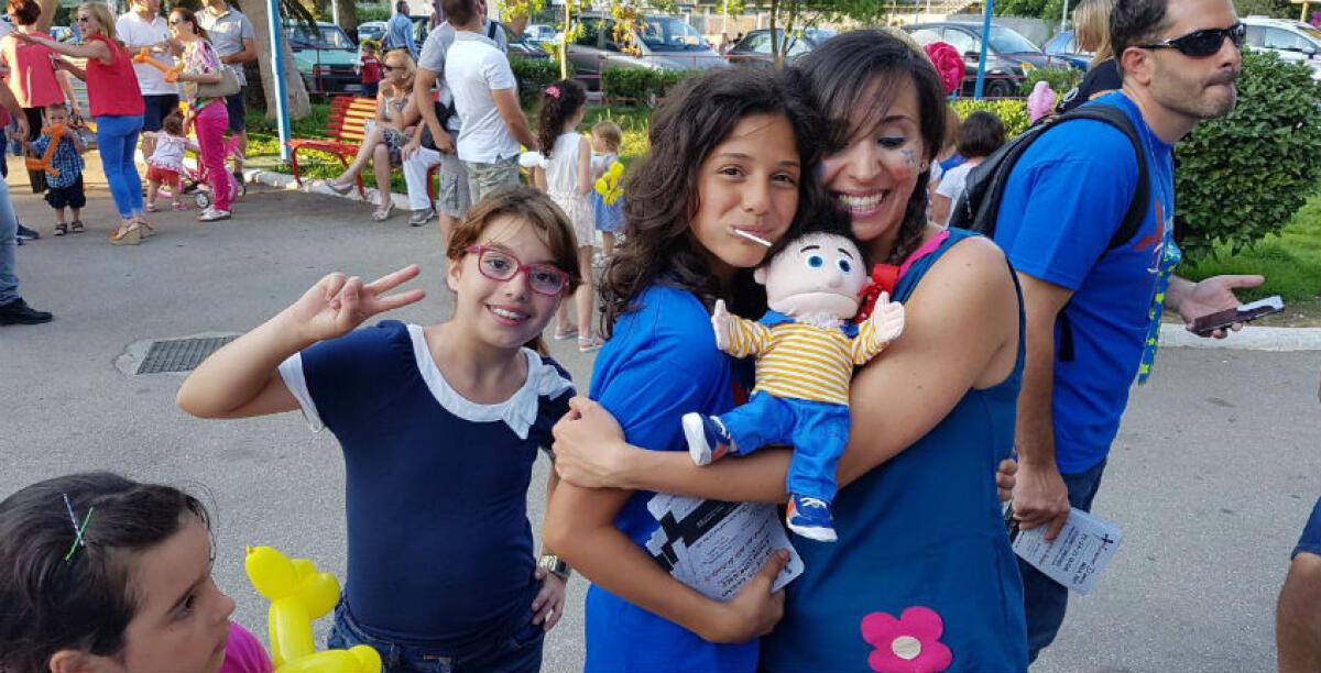 I fedeli in strada con spettacoli ed intrattenimento, un messaggio d'amore che arriverà anche al "Presti" - 