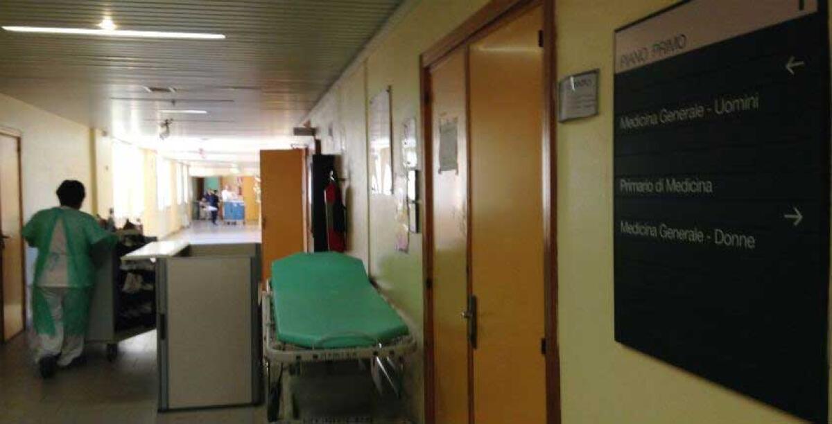 Ospedale, "Medicina" costretto a fare a meno di quattro posti per mancanza di letti - 
