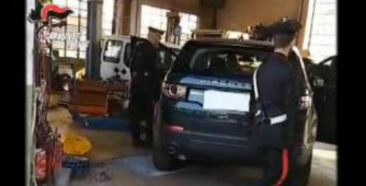 Mercedes e Range Rover rubate nel Nord Italia da una banda di ucraini, due meccanici gelesi lasciano il carcere - 