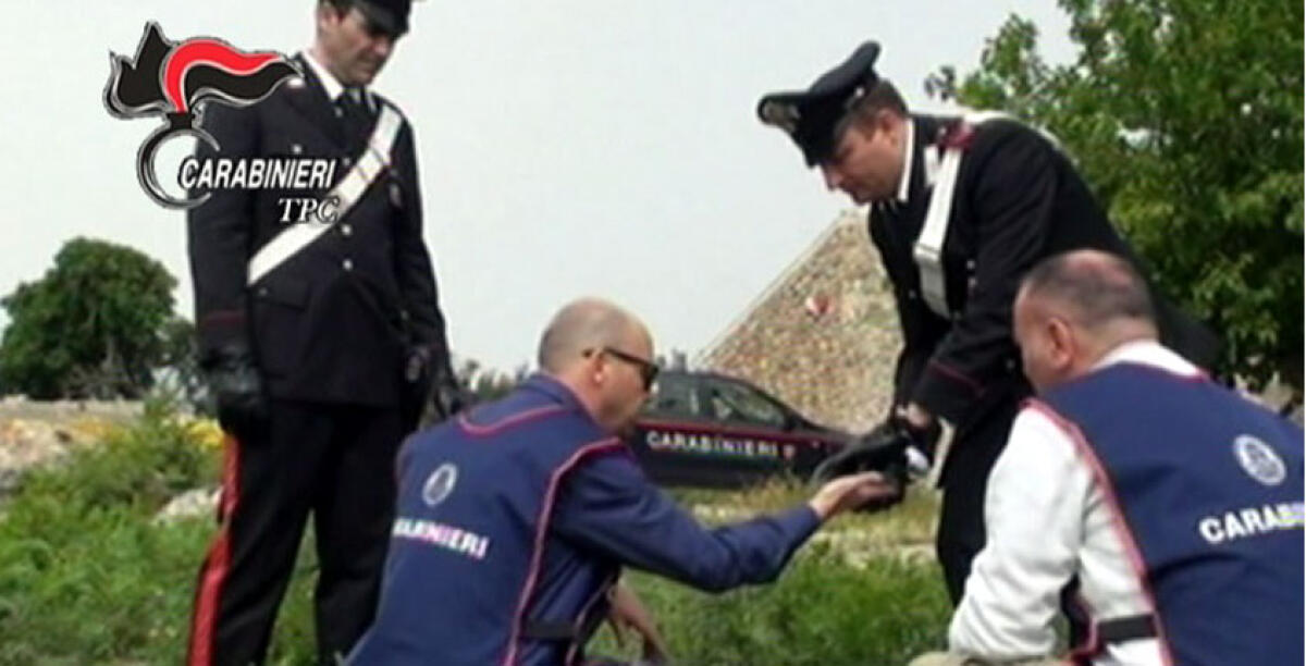 Corriere di reperti archeologici trafugati di origini niscemesi arrestato a Fiumicino - 