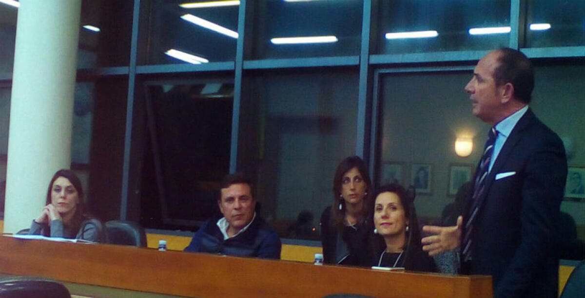 Le "truppe" del Pd si armano...Siragusa, "le accuse arrivano dai commedianti che hanno fatto accordi per poltrone e commissioni" - 