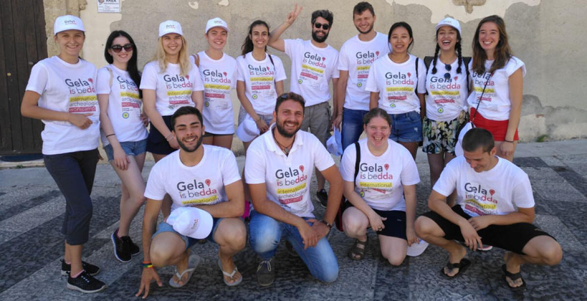 Da ogni parte d'Europa per pulire l'Acropoli nel segno di "Gela is bedda" - 