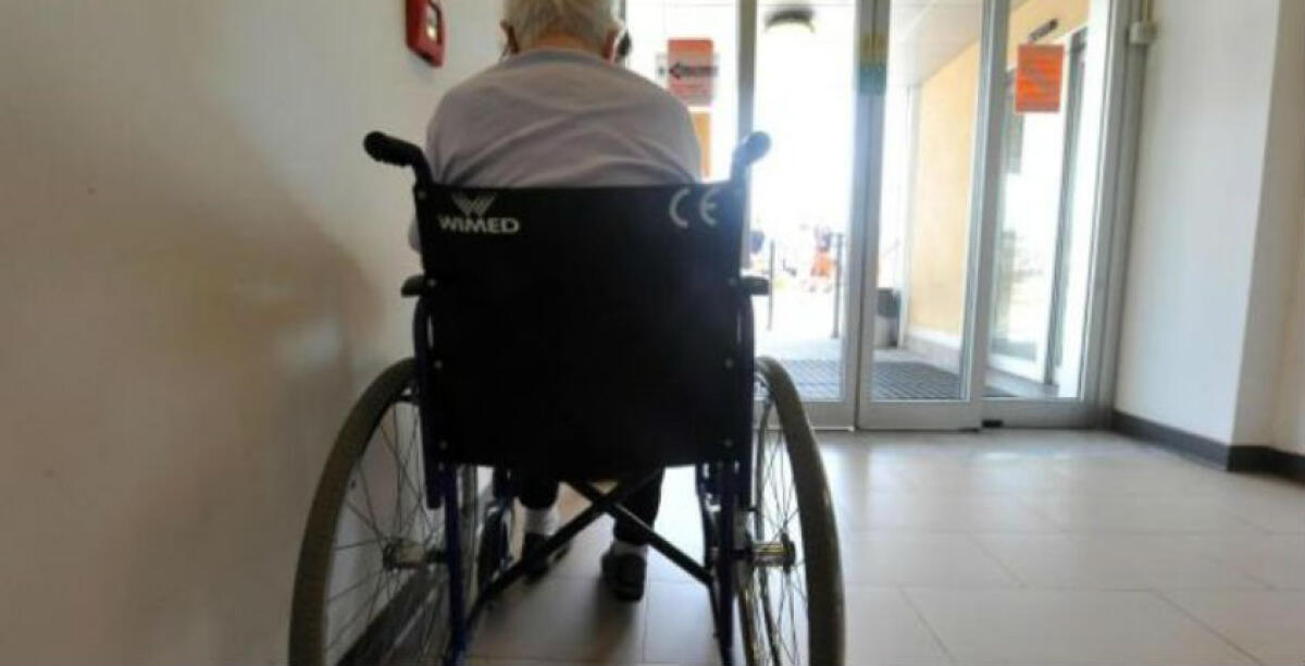 La piccola affetta da una malattia rara, l'ex militare paralizzato e l'anziano nutrito artificialmente: la denuncia della commissione, "per loro nessun sostegno" - 