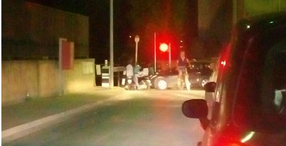 Passaggio a livello in tilt, auto in coda per oltre un'ora in va Butera - 