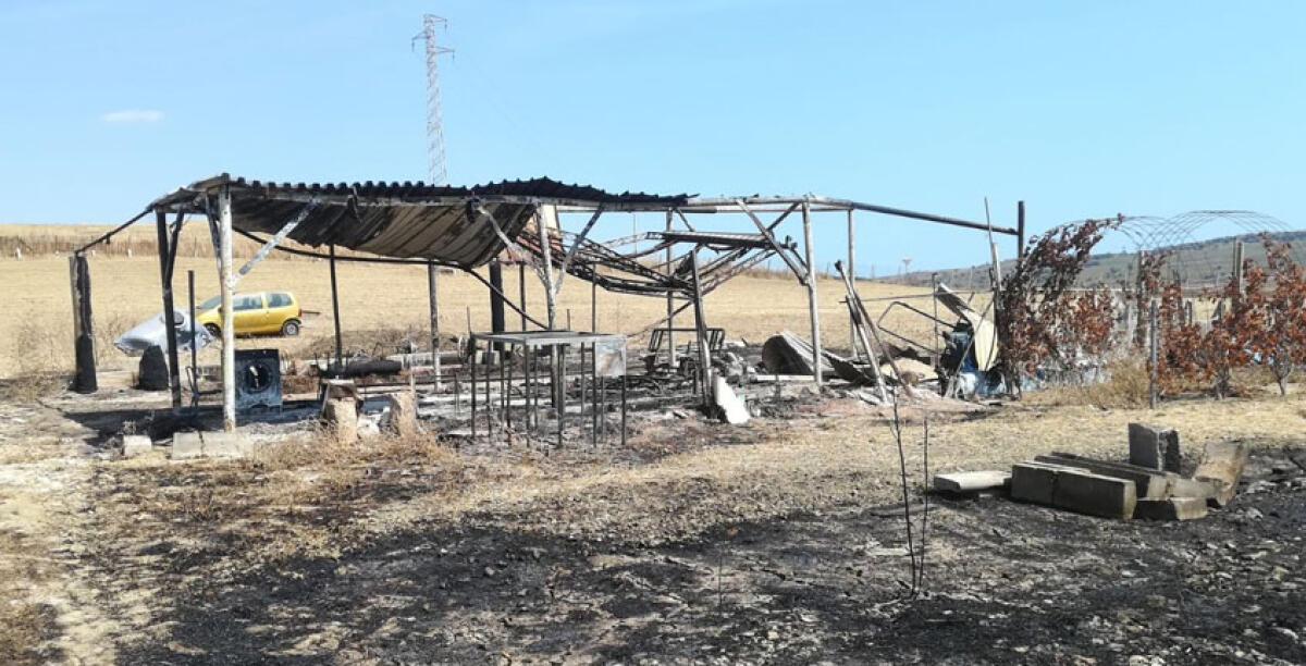 Emergenza incendi notturni, prese di mira anche le proprietà private - 