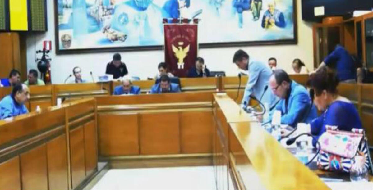 Agroverde, tribunale e rifiuti, Cirignotta scatena l'aula: "I consiglieri del Pd non hanno responsabilità...camminiamo a testa alta!" - 