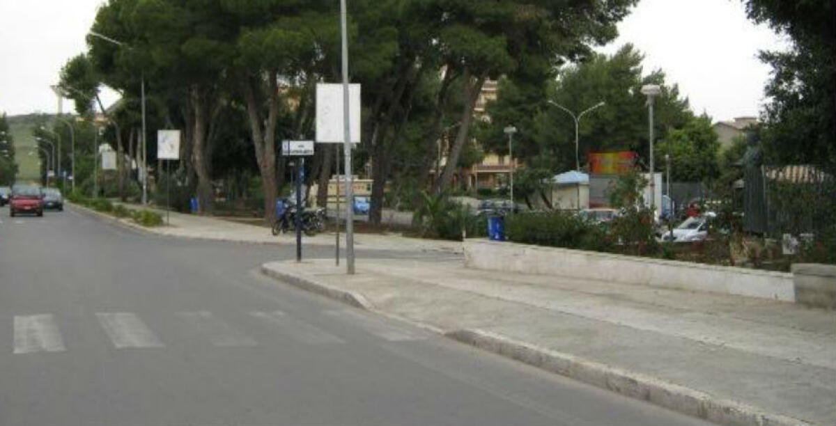 Uno degli ex immobili del Comune in viale Cortemaggiore passa ai privati, 50 mila euro per chiudere la "partita" - 