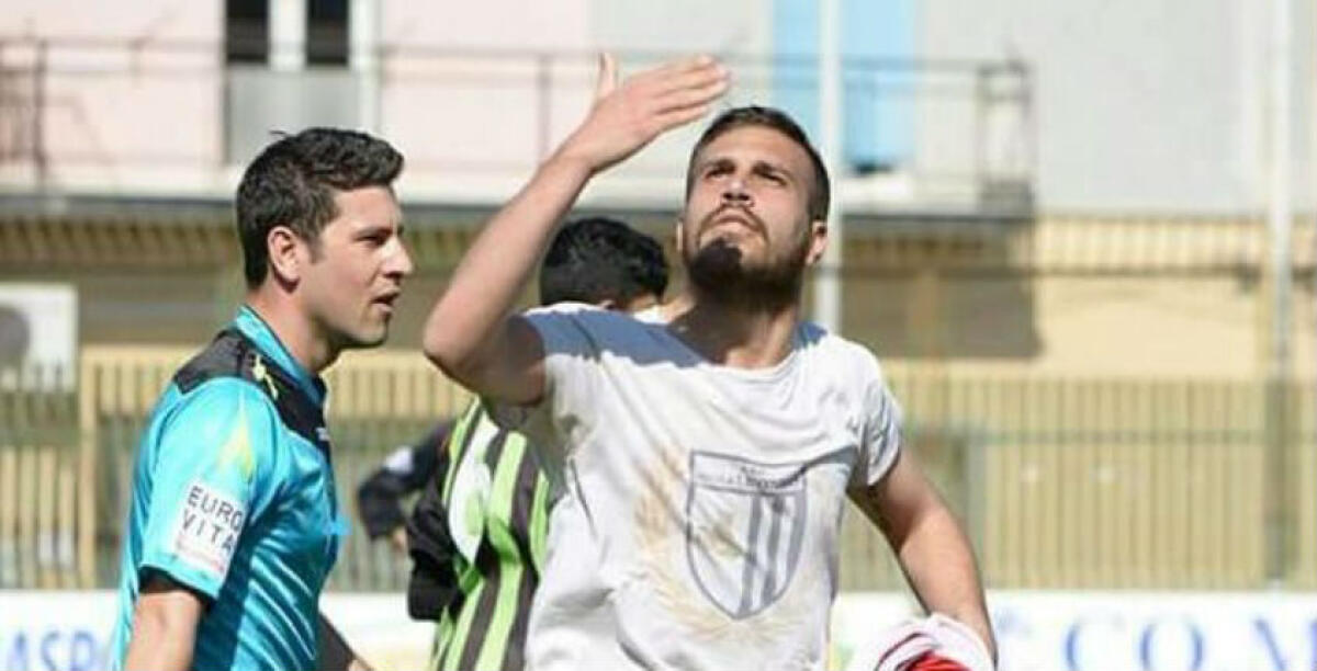 Gallon è il "colpo" di mercato del Gela, l'attaccante sardo ha raggiunto il ritiro di Zafferana Etnea - 