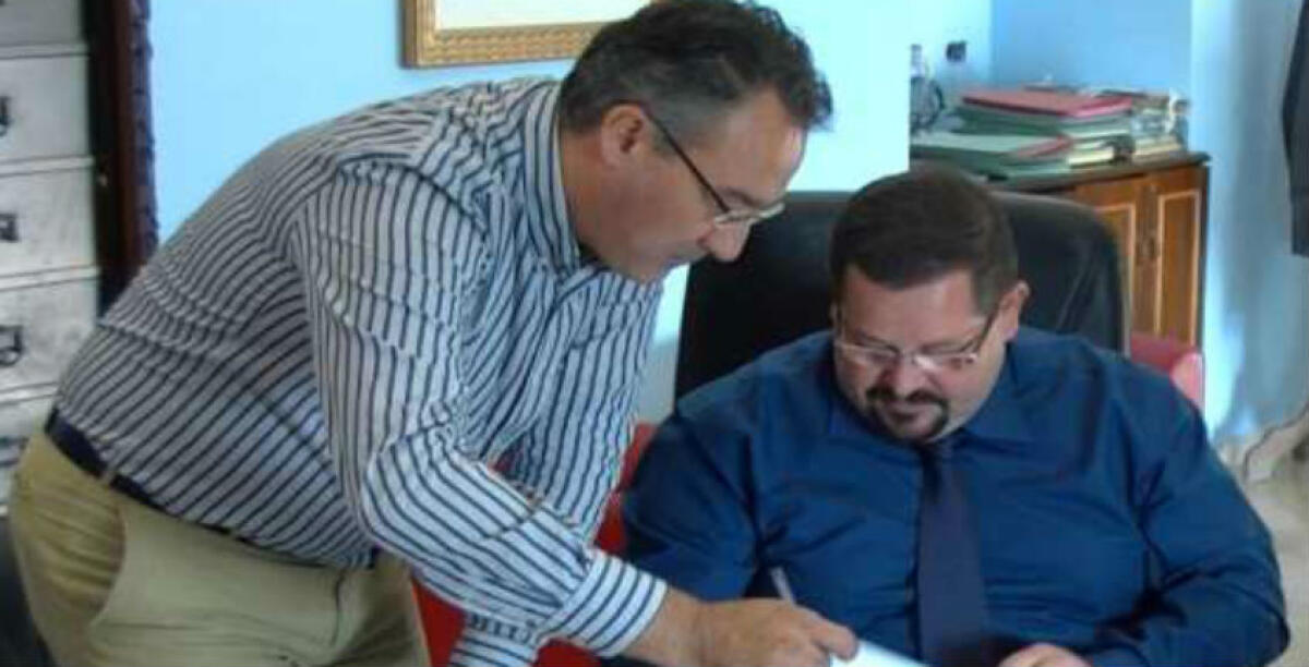 Messinese e il segretario generale ai ferri corti, Pd e Megafono con Amorosia: il sindaco, "perchè tutto questo clamore? Ci sono interessi politici?" - 