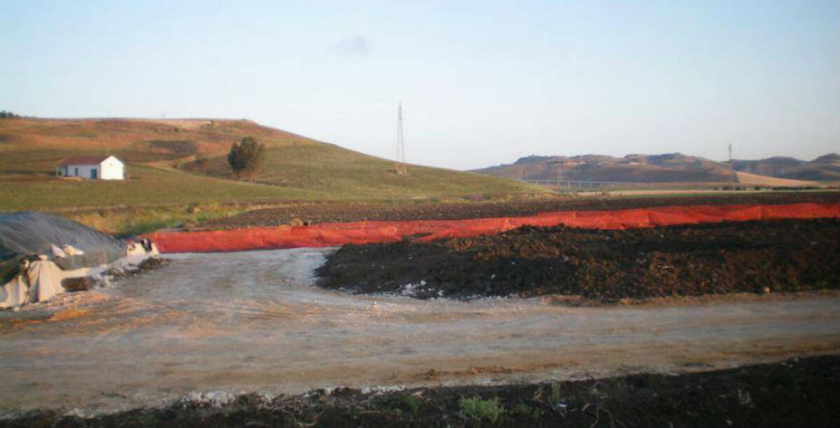 Il "mistero" della contaminazione da idrocarburi a Grotticelli, la commissione convoca Siciliano: "Perchè dopo un anno tutto è fermo?" - La zona dello sversamento