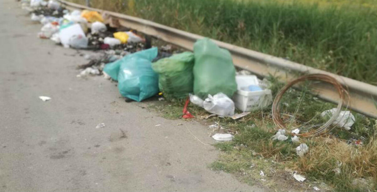 Rifiuti abbandonati in strada a Manfria, i militari della capitaneria di porto sanzionano un uomo - 