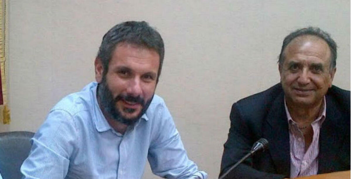 I grillini rompono il ghiaccio, "subito una data per discutere la sfiducia": il sindaco tratta ma non c'è ancora l'intesa - 