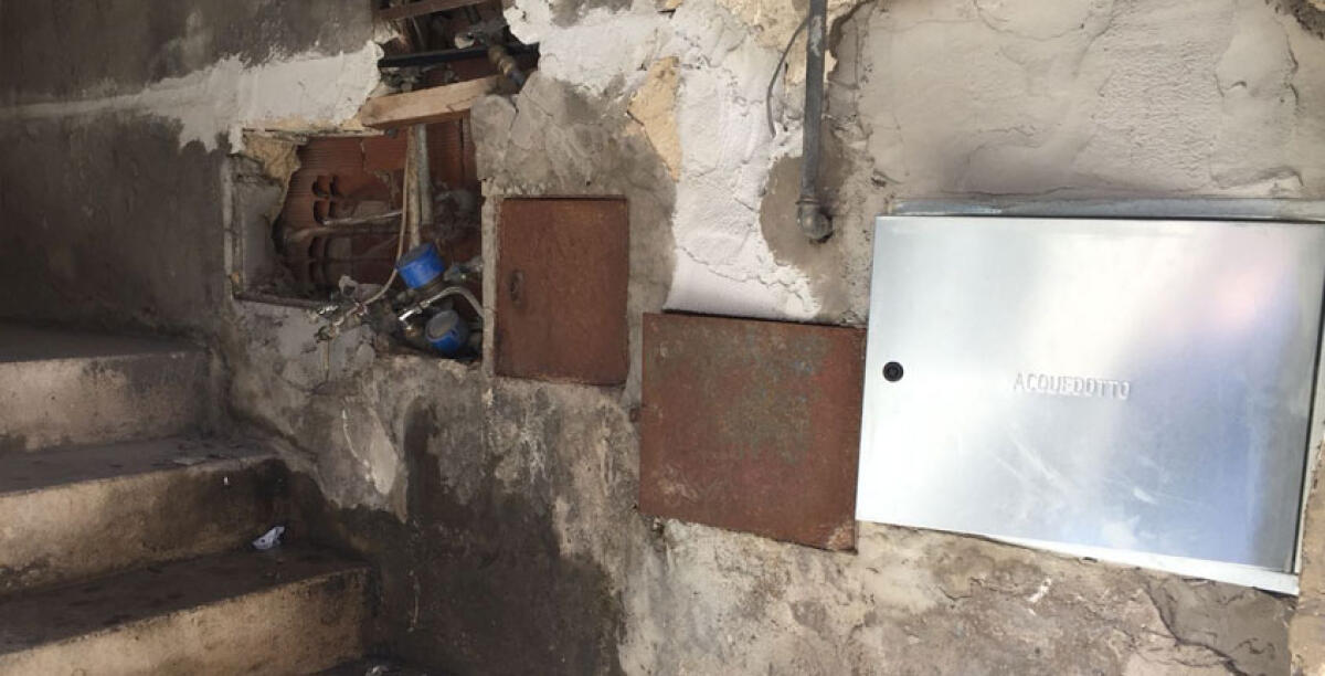 Rubati motorini elettrici dai contatori idrici, raid ancora in vico Ruggeri - 