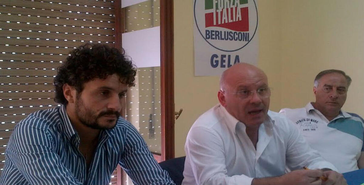 Forza Italia spaccata in aula? Federico batte i pugni: "Anche Napolitano firmerà la sfiducia...non vogliamo entrare in giunta" - 