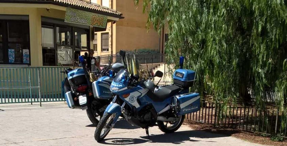 Lavori durante le lezioni, studenti del Nautico insorgono e cacciano tre muratori - 