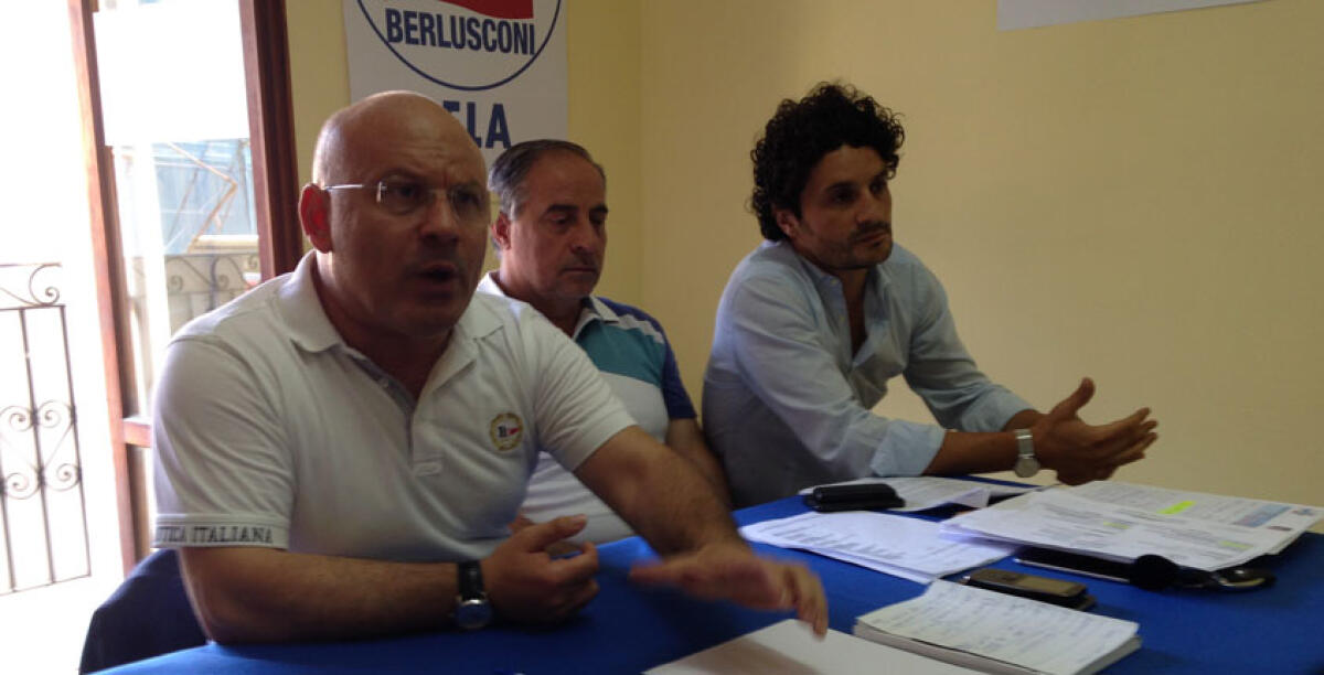 Un tranello politico per togliere lo scettro a Federico? Il deputato accusa: "Nel centrodestra c'è chi tratta con il sindaco solo per i posti" - 