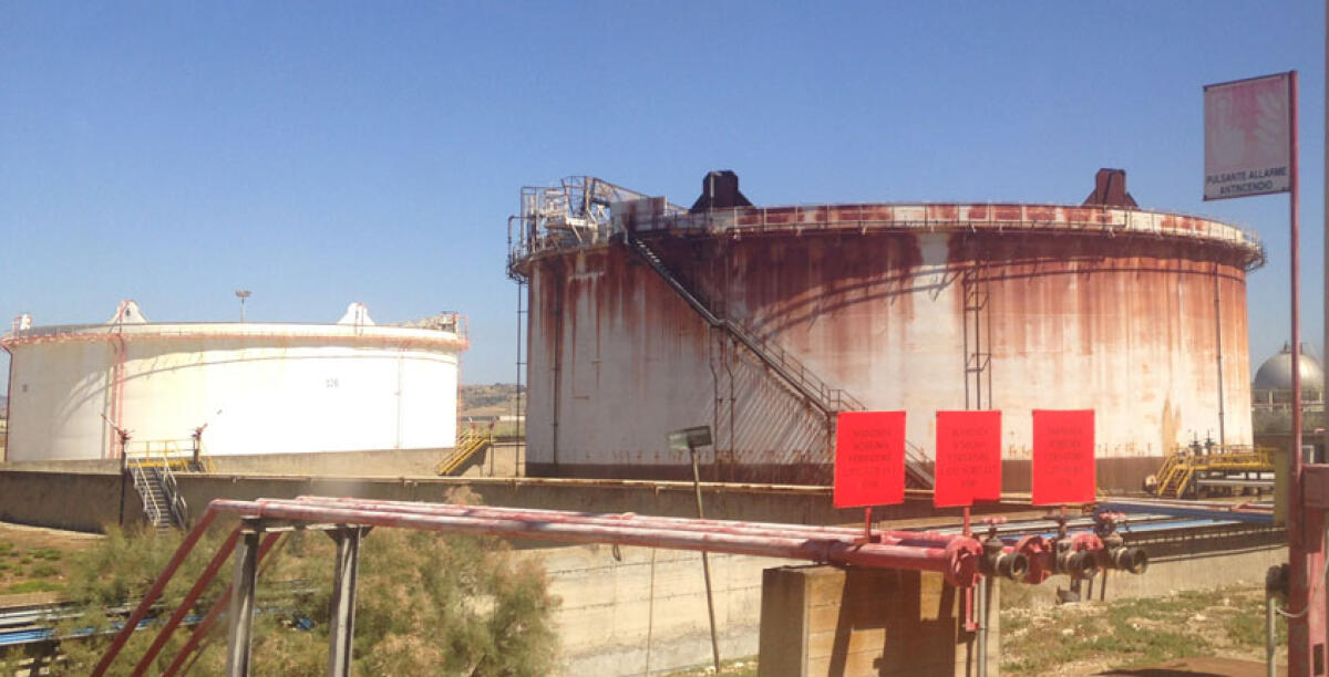 Raffineria green più leggera, dismessi e bonificati 77 serbatoi e 39 impianti - 