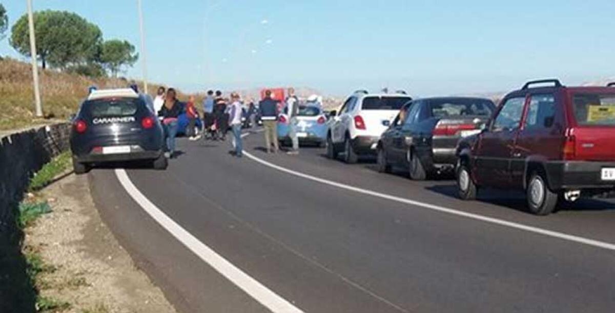 Incidente sulla Gela-Manfria, coinvolto un carabiniere della sezione motociclista - 