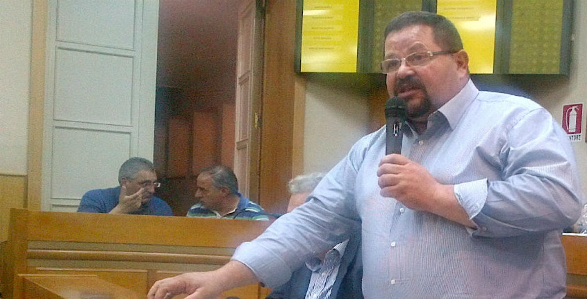 Messinese aspetta la mozione di sfiducia, "in giunta non si cambia"...e all'Ars? "Il candidato più coerente per il territorio è Caci" - 