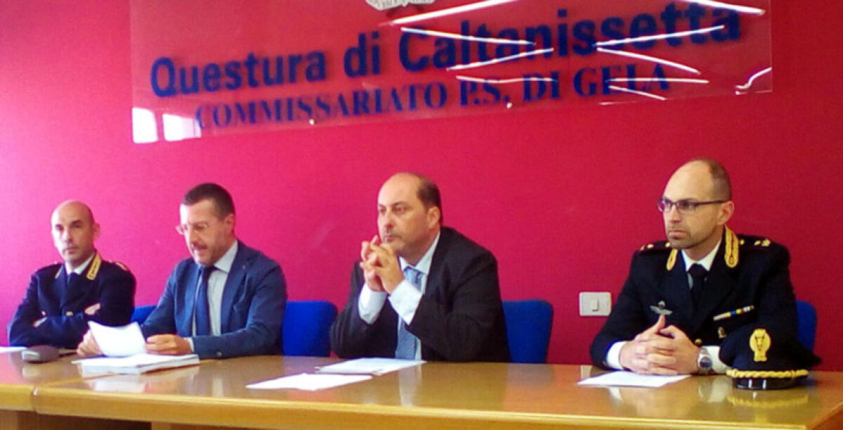 Non avevano rispetto neanche per i morti, la banda rubava pure i portavasi in rame al cimitero - 