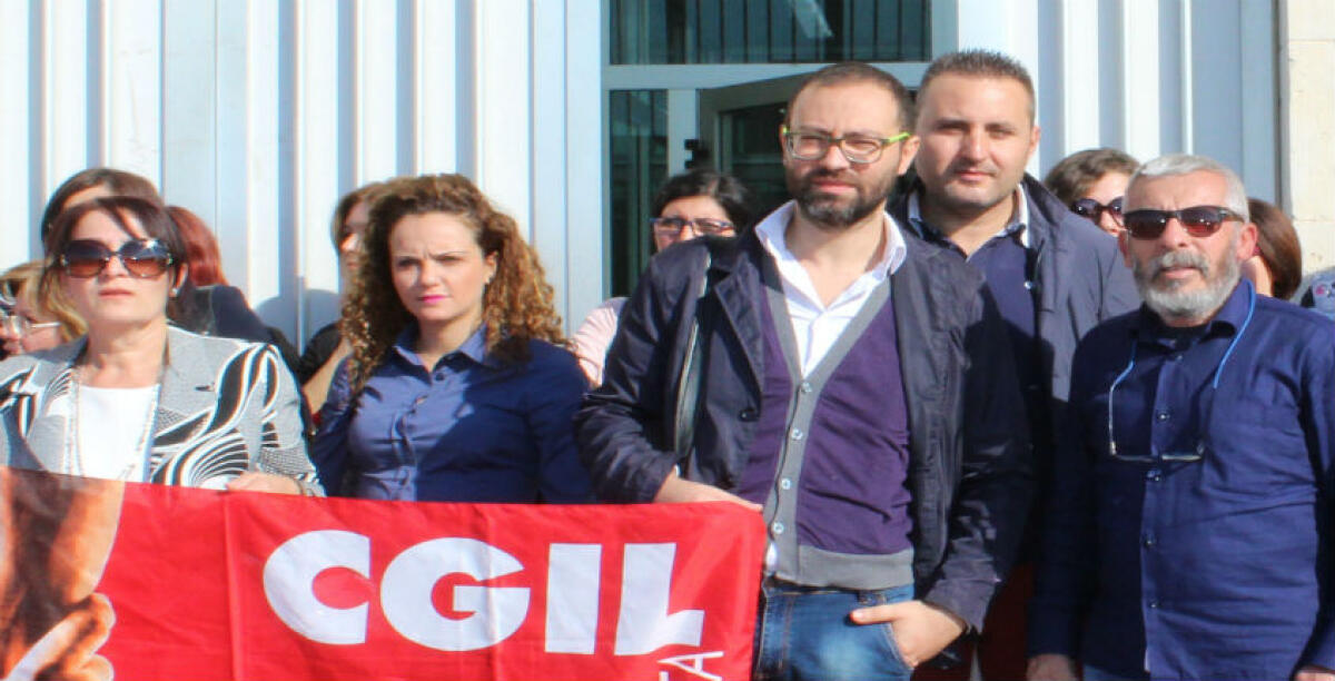 Mense scolastiche ferme e operatori del trasporto disabili senza lavoro, vertice in municipio: la commissione convoca tutti - 