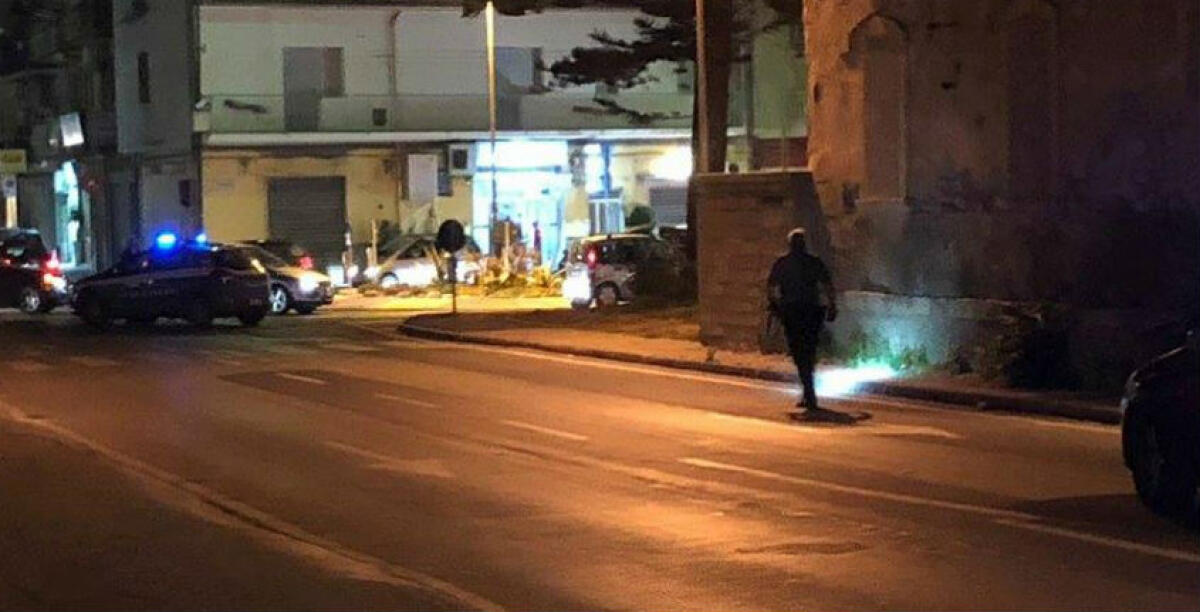 Gli spari di via Falcone, i poliziotti hanno individuato il pistolero: "ruggini" personali e l'avvertimento di piombo - Immagini di repertorio