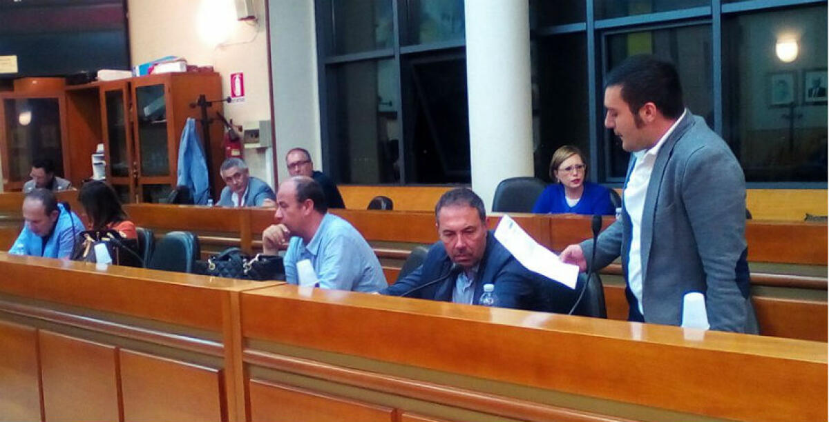 La corsa ad ostacoli della sfiducia, il presidente Ascia convoca i capigruppo: mercoledì l'intesa per la discussione in aula? - Guastella è stato riconfermato all'assise civica e la scelta di Greco non l'ha soddisfatto