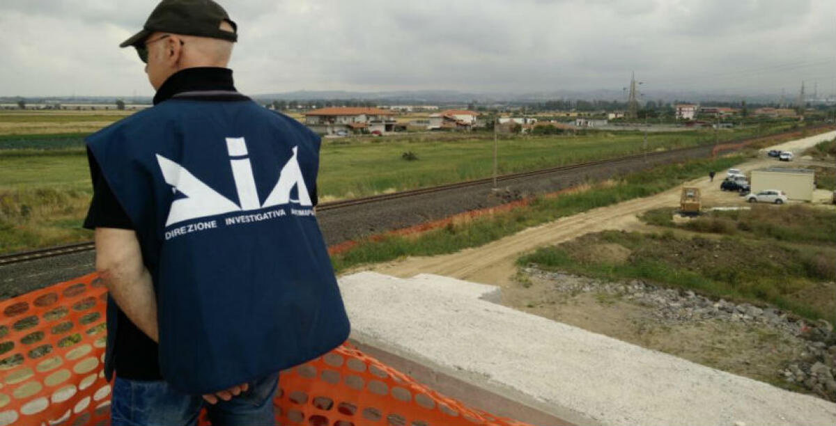 Soldi per conto degli stiddari? Un operaio gelese dal gup di Genova: denunciato dall'imprenditore che l'aveva assunto -