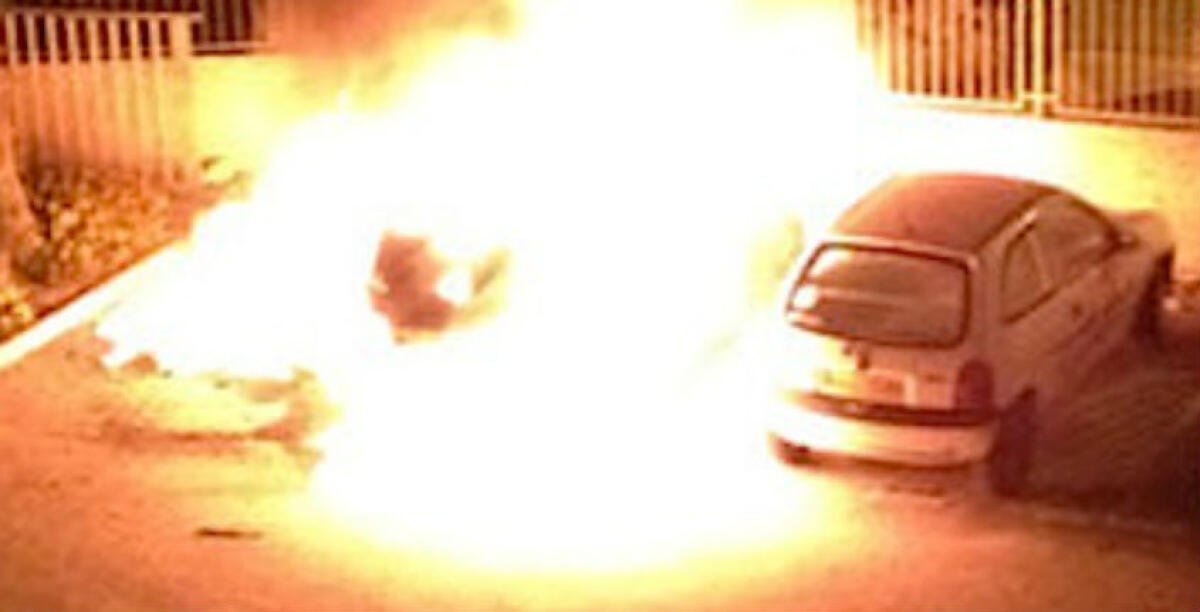 L'intimidazione ad un presunto rivale, in fiamme l'auto: tre giovani a processo, sono già coinvolti nell'inchiesta antimafia "Falco" - 