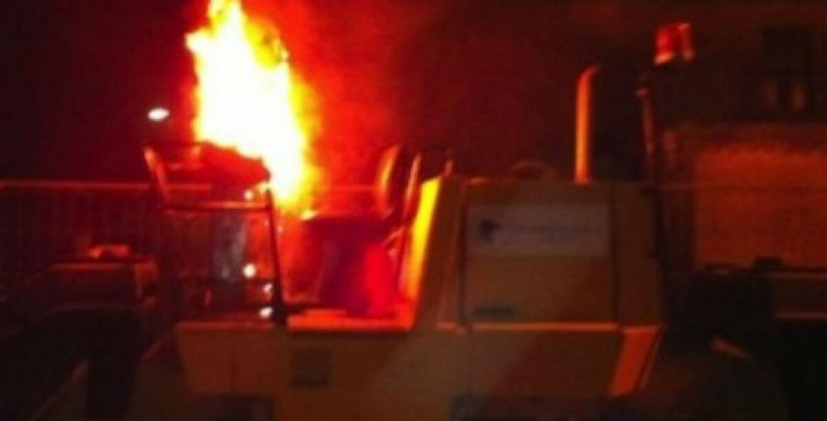 Rogo in un cantiere a Manfria, danneggiati due mezzi da lavoro di un'azienda - 