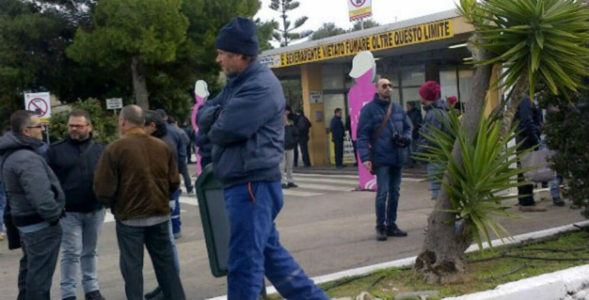 Tanto lavoro...ma precario e per pochi, la vertenza dell'indotto Eni rischia di esplodere ancora: i sindacati, "alcune aziende penalizzano gli operai" - 