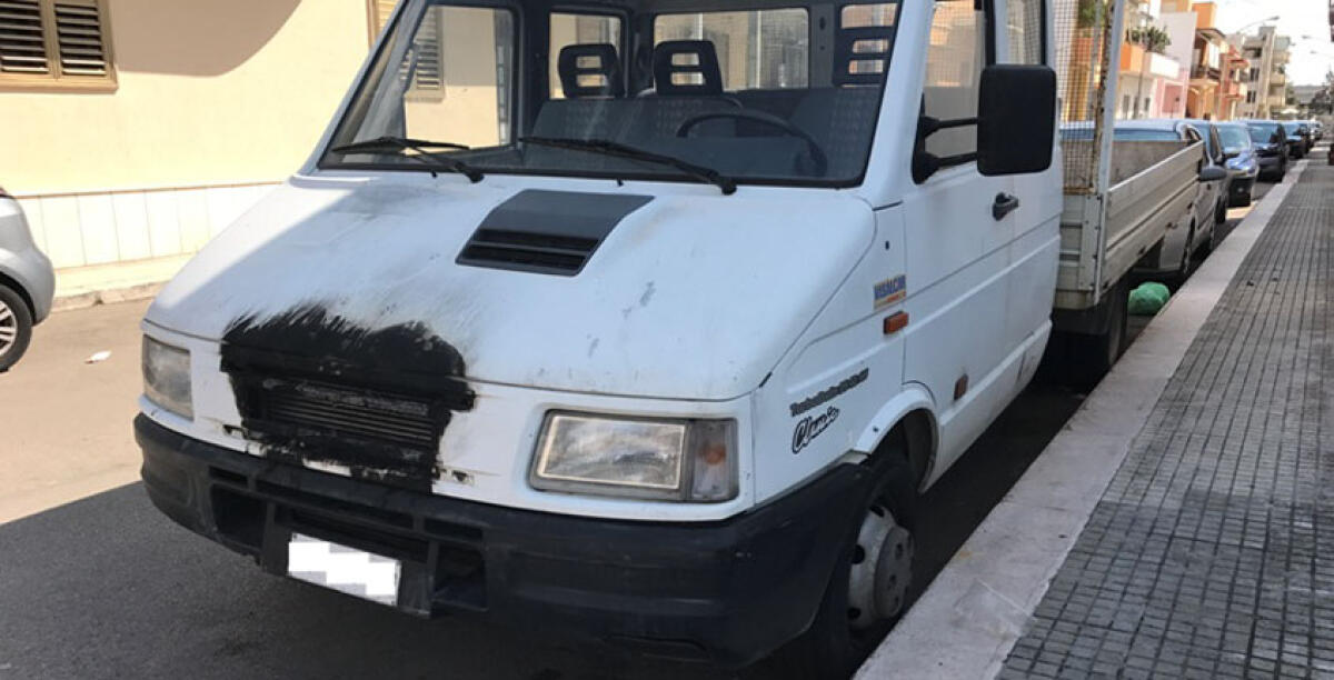 Ancora un incendio nella notte, fiamme al Fiat Iveco di un disoccupato - 