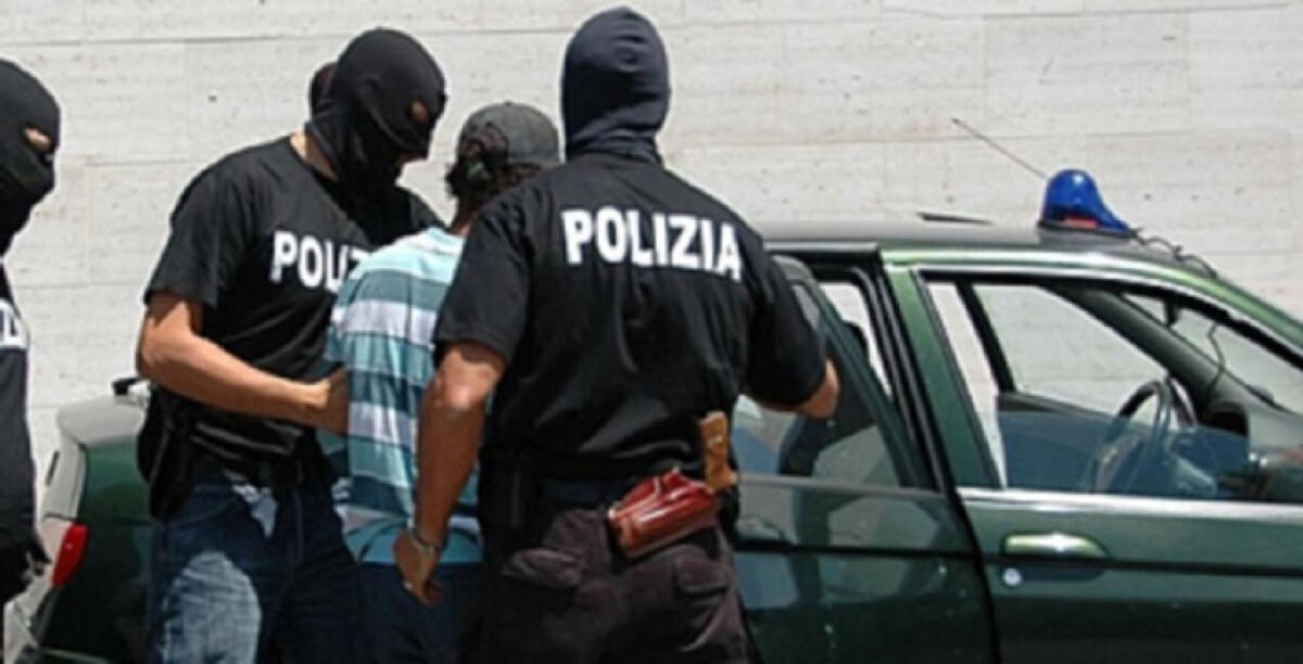 Sgominata una banda dedita a furti in appartamenti e negozi: cinque arresti - 