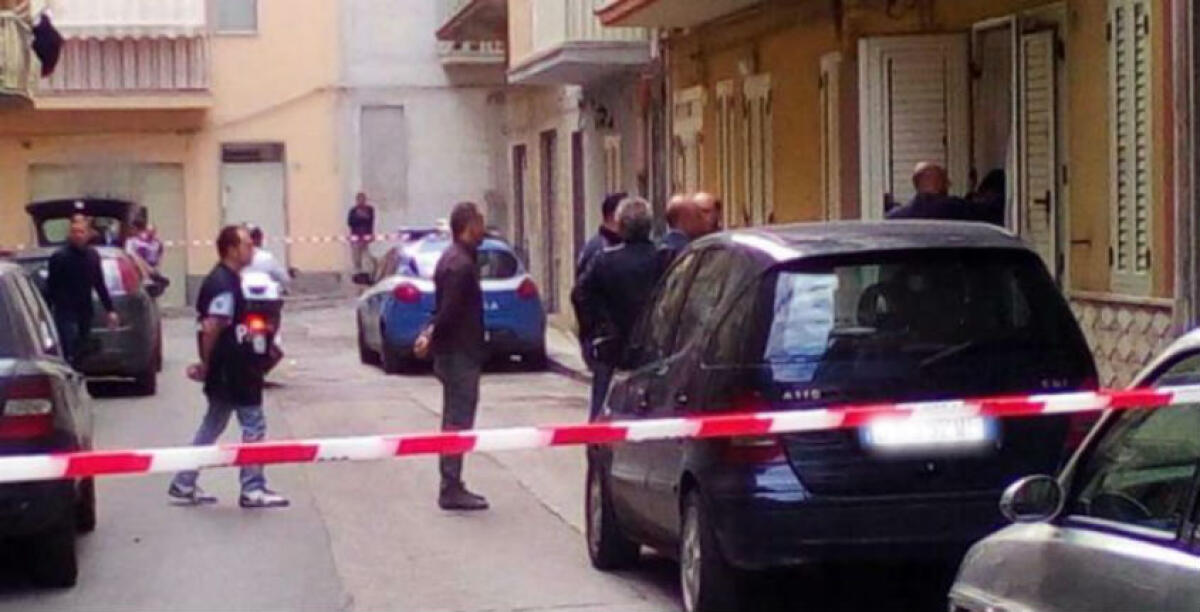 L'omicidio di Sant'Ippolito, via agli accertamenti sulle condizioni psichiche di Di Dio - I poliziotti arrivati nell'abitazione della famiglia