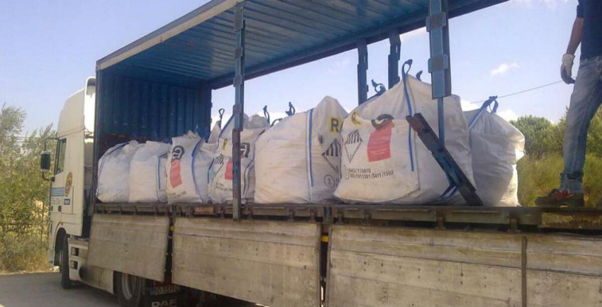 Un presunto traffico di rifiuti pericolosi, l'indagine: i carichi pure dalla raffineria - 