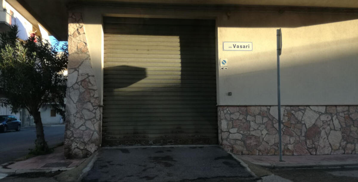 Tentativo di incendio ad un garage di via Vasari, nel quartiere Margi - 