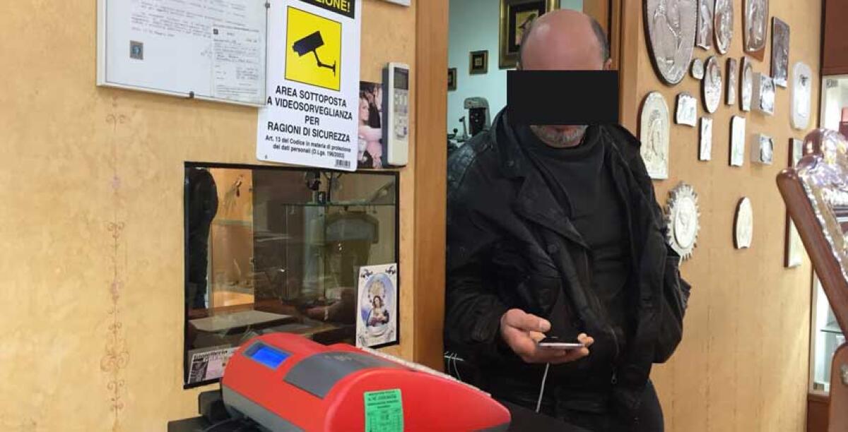 "Lascio la città", lo sfogo del gioielliere rapinato e preso a pugni da cinque balordi -