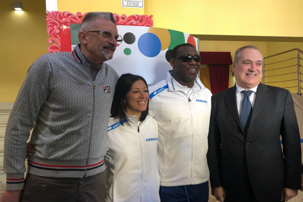Campioni nello sport e nella vita, tre grandi atleti incontrano i giovani - da sinistra Andrea Lucchetta, Monica Contrafatto, Oney Tapia e Maurizio Mazzei, presidente della Raffineria Gela