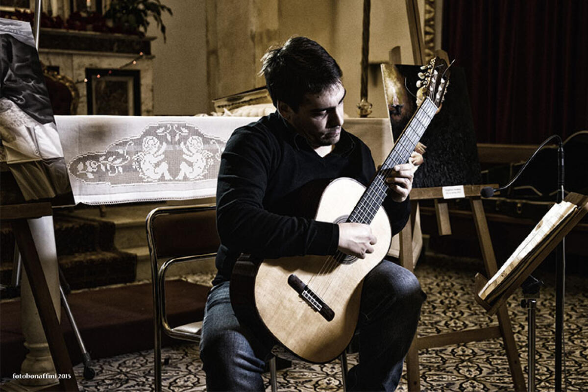 Le note di Giuseppe Spalletta domenica a Palazzo Pignatelli - Giuseppe Spalletta, chitarrista di Mazzarino