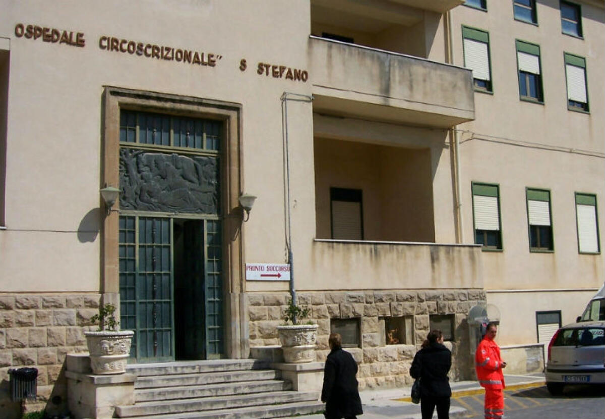 "Nessuna responsabilità per gli estintori scarichi", assolti i vertici del "Santo Stefano" - L'ospedale "Santo Stefano"