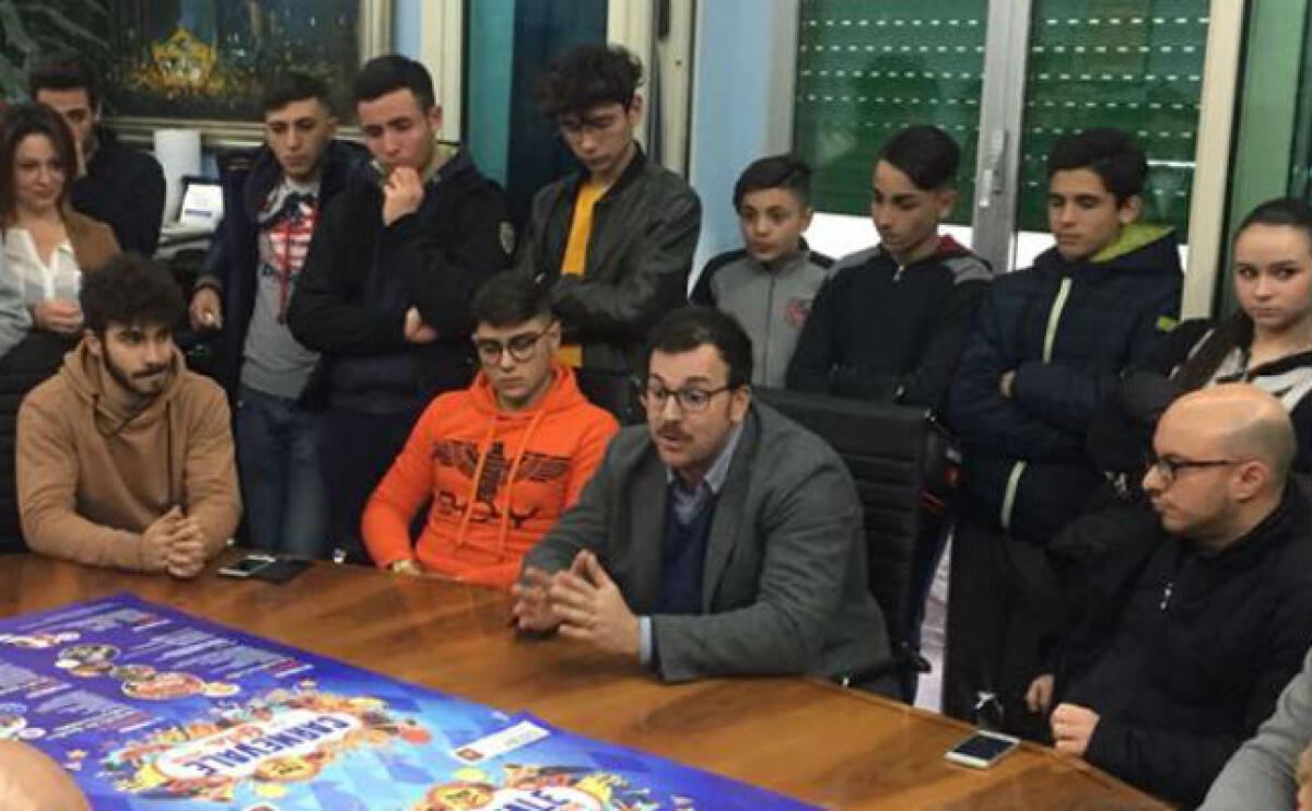 I soldi del Carnevale, le associazioni escluse insorgono: Vasta, "contribuiti ai soliti noti" - L'assessore Valentino Granvillano presenta i festeggiamenti del Carnevale
