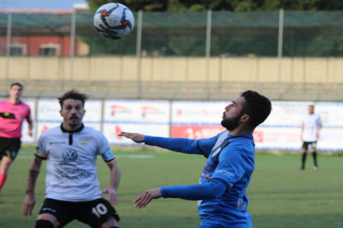 Ancora una stangata per il Gela: Bruno fermo 3 turni. All'Acireale il derby col Messina - Il difensore del Gela Angelo Bruno salterà tre partite
