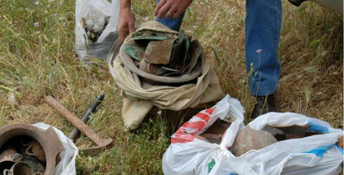 Gli scavi abusivi per rivendere i reperti archeologici, ventuno a processo - 