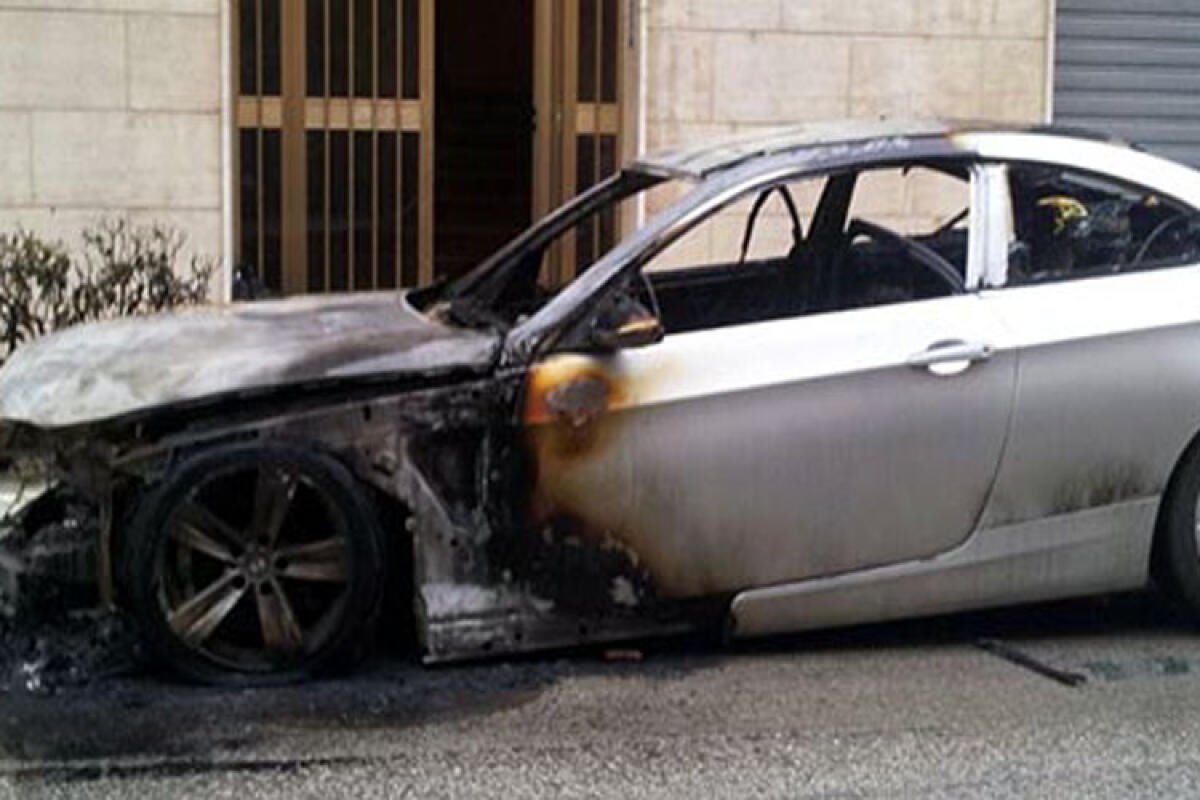 Rogo in vico Piscopo, incendiata una Bmw - foto archivio
